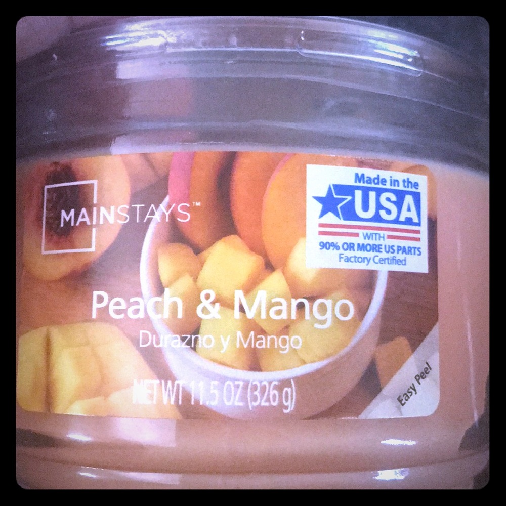Peach and mango candle